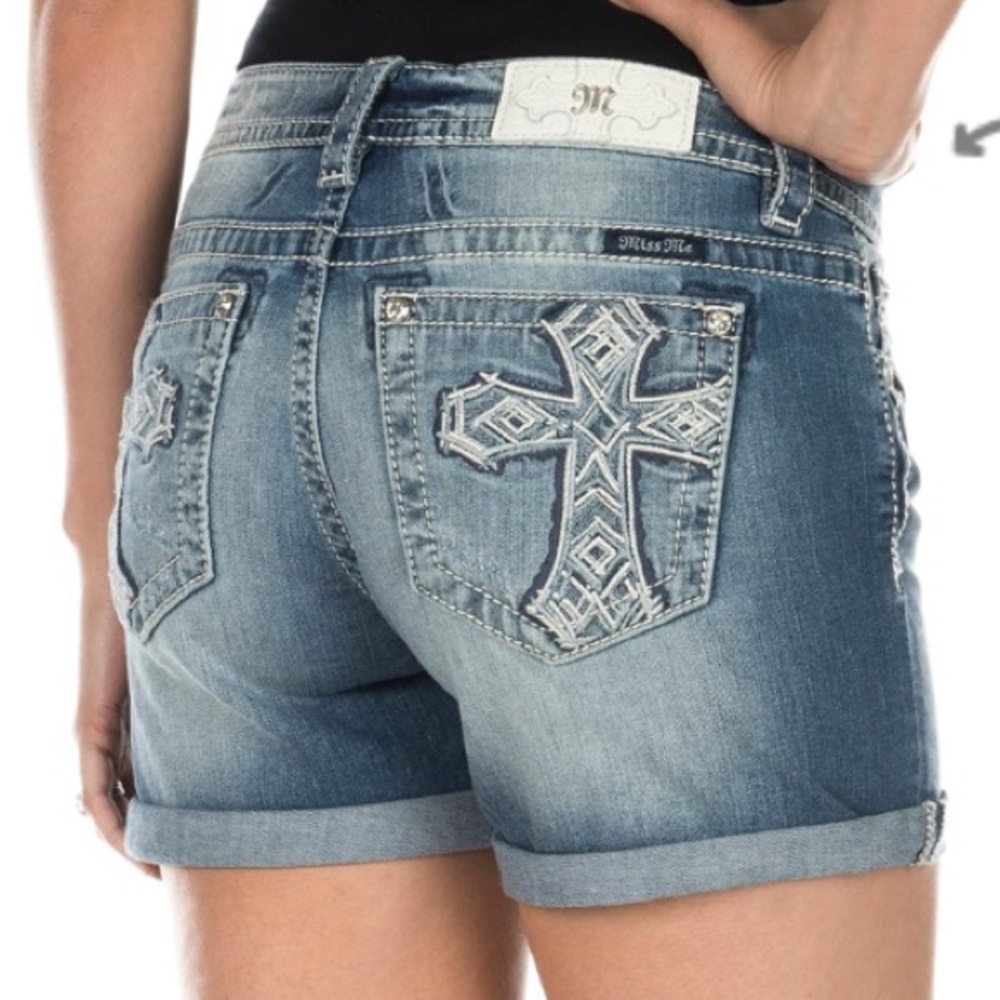 NWT Miss Me Jean Mid Shorts Sz 25 Cross